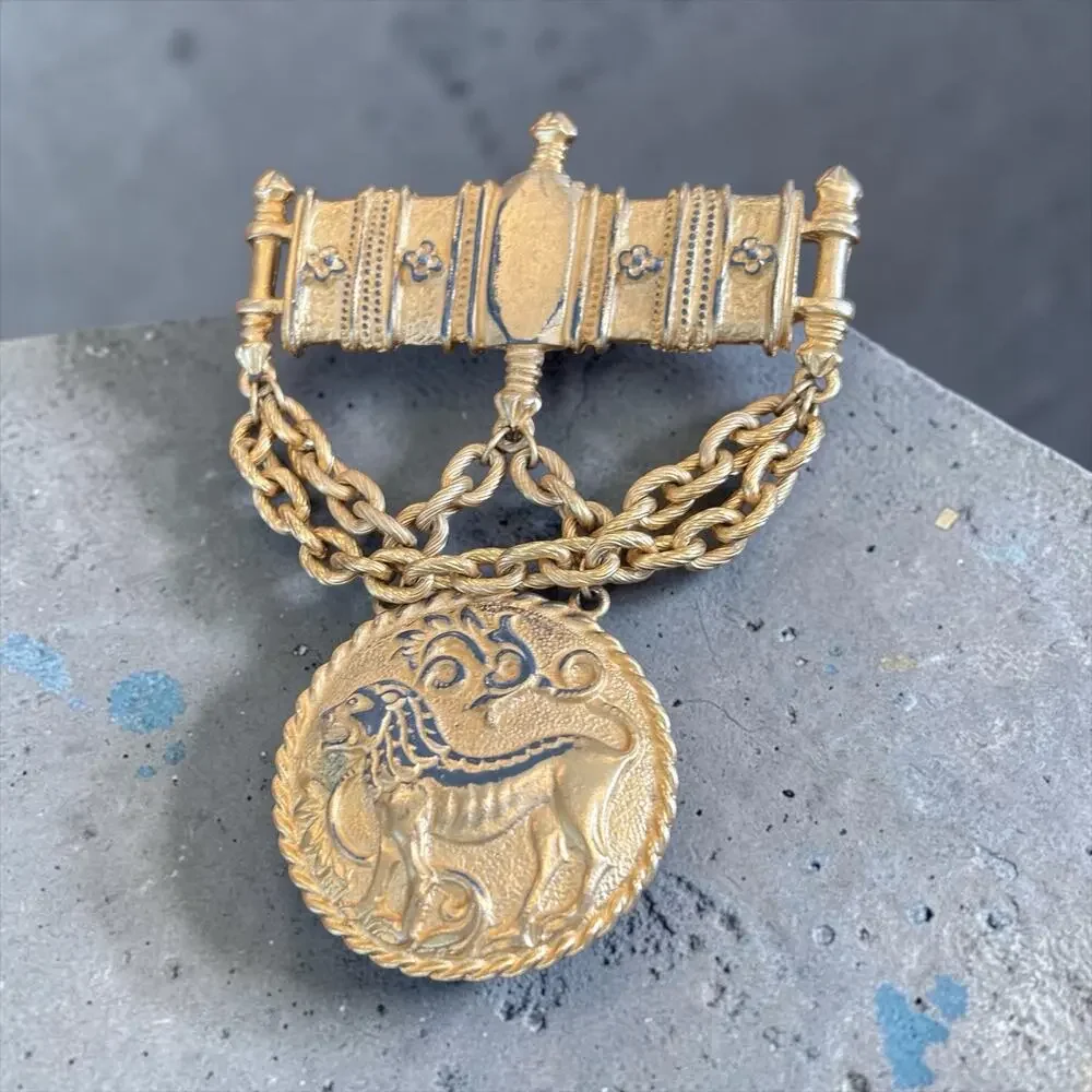 Les Bernard Gold Ram Medallion Brooch Massive Chain Runway Statement Pin